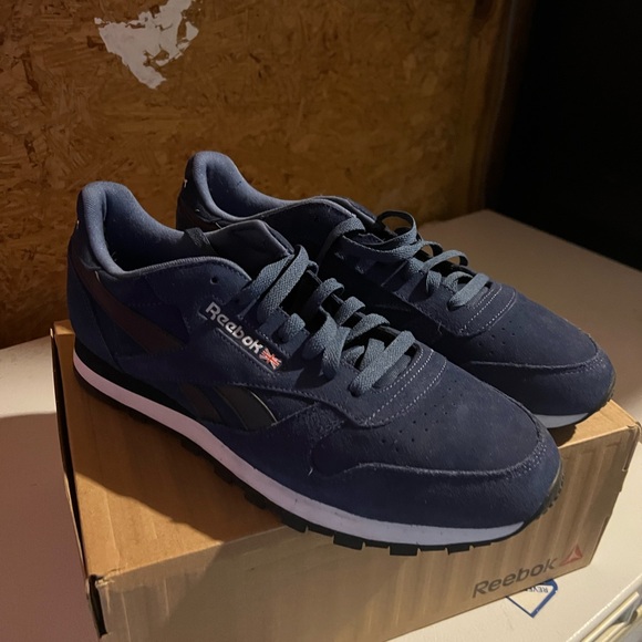 Reebok Other - *Friday Sale* Reebok Men's Navy Sneakers